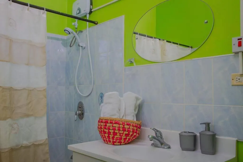 Savan Suite - Caribbean Estates - Gated Community Portmore 0*,